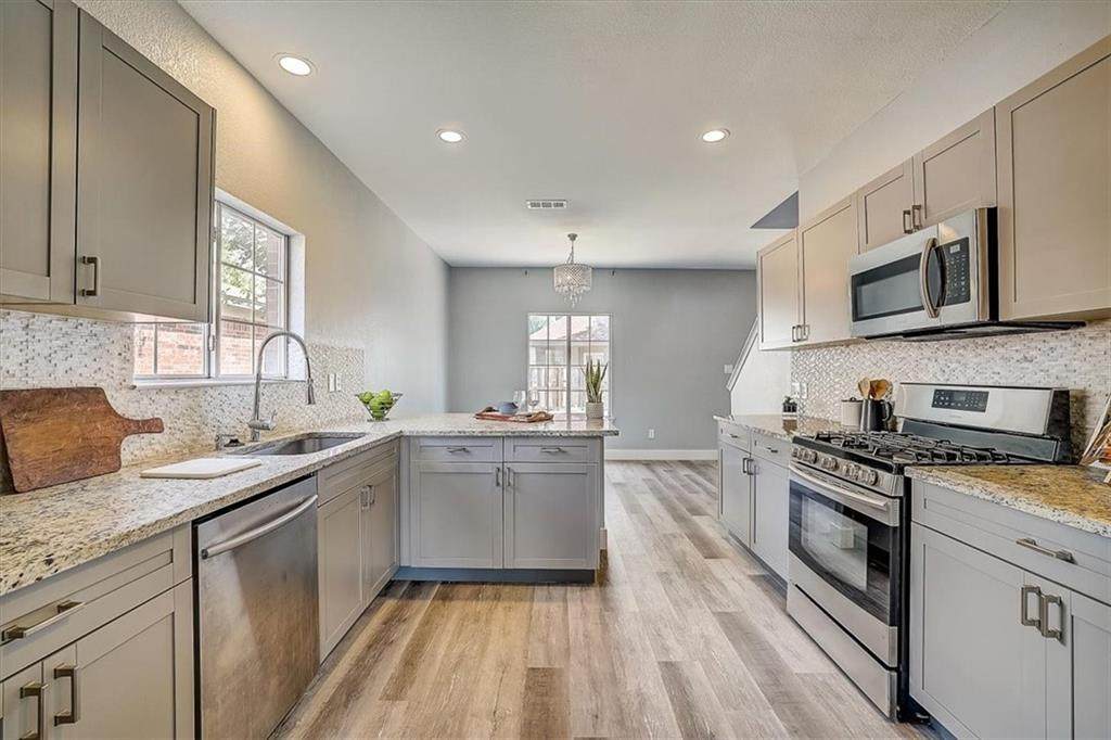1015 Hughmont Dr - Photo 1