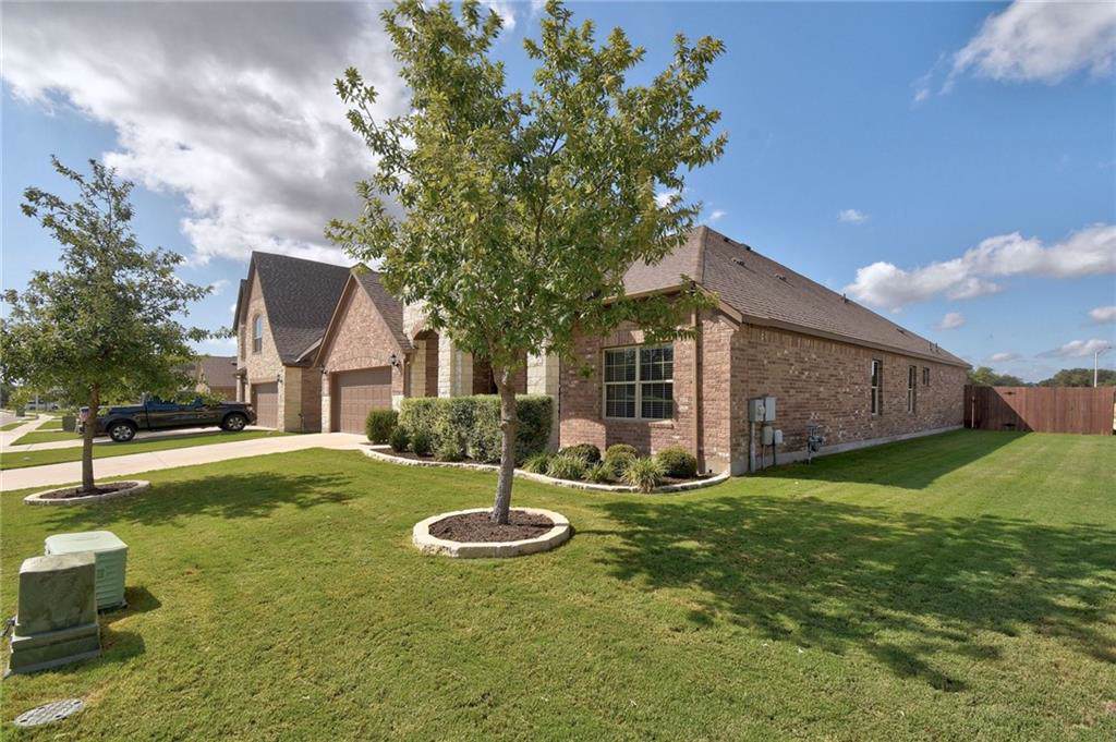 1901 Cactus Mound Dr - Photo 1