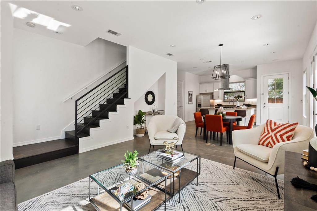904 2nd St - Photo 1