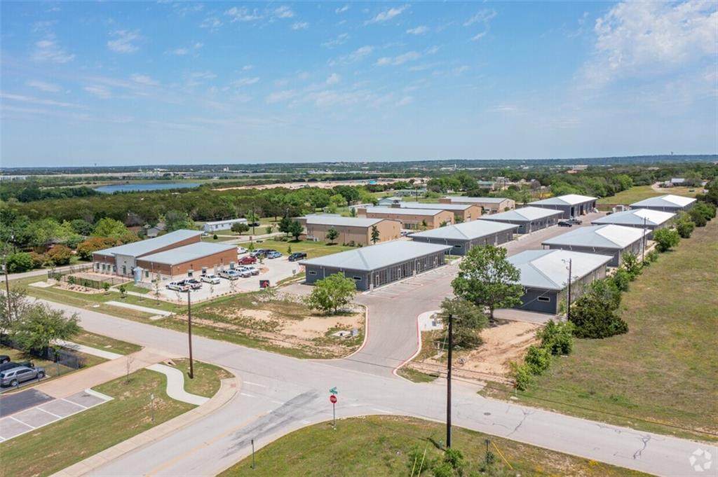706 Leander Dr - Photo 1