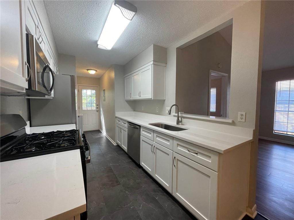 1915 Margalene Way - Photo 1