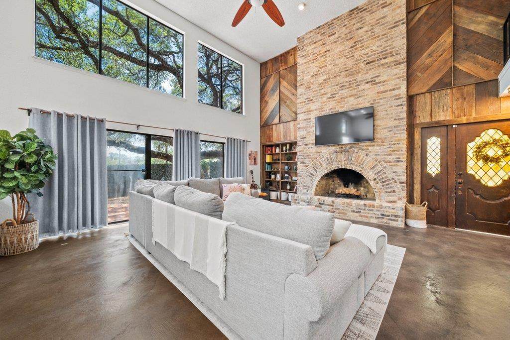 702 California Blvd - Photo 1