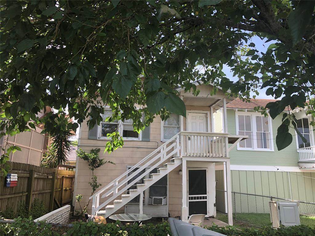4724 Ave Q 1/2 - Photo 1