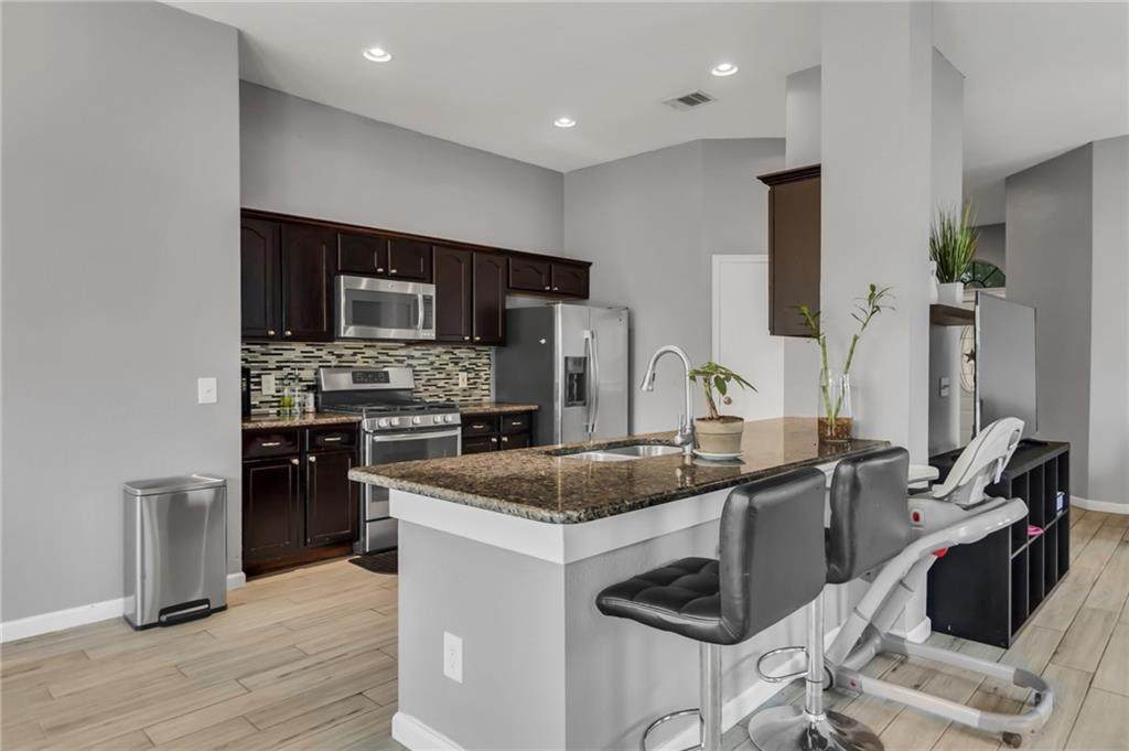 5008 Daymon Ct - Photo 1