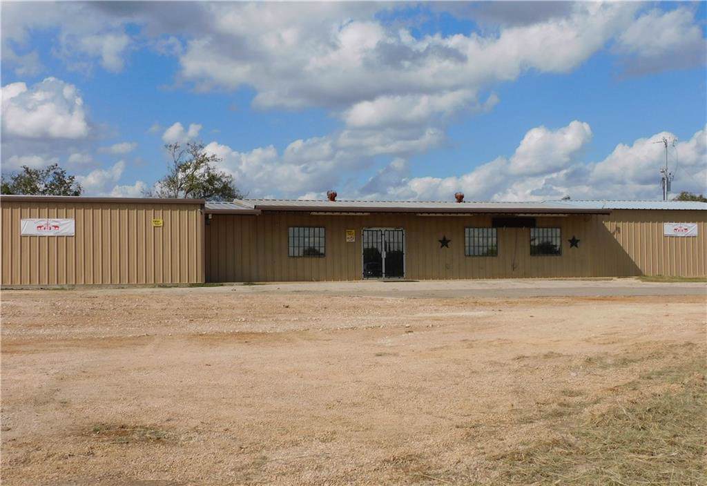 6623 State Highway 304 - Photo 1