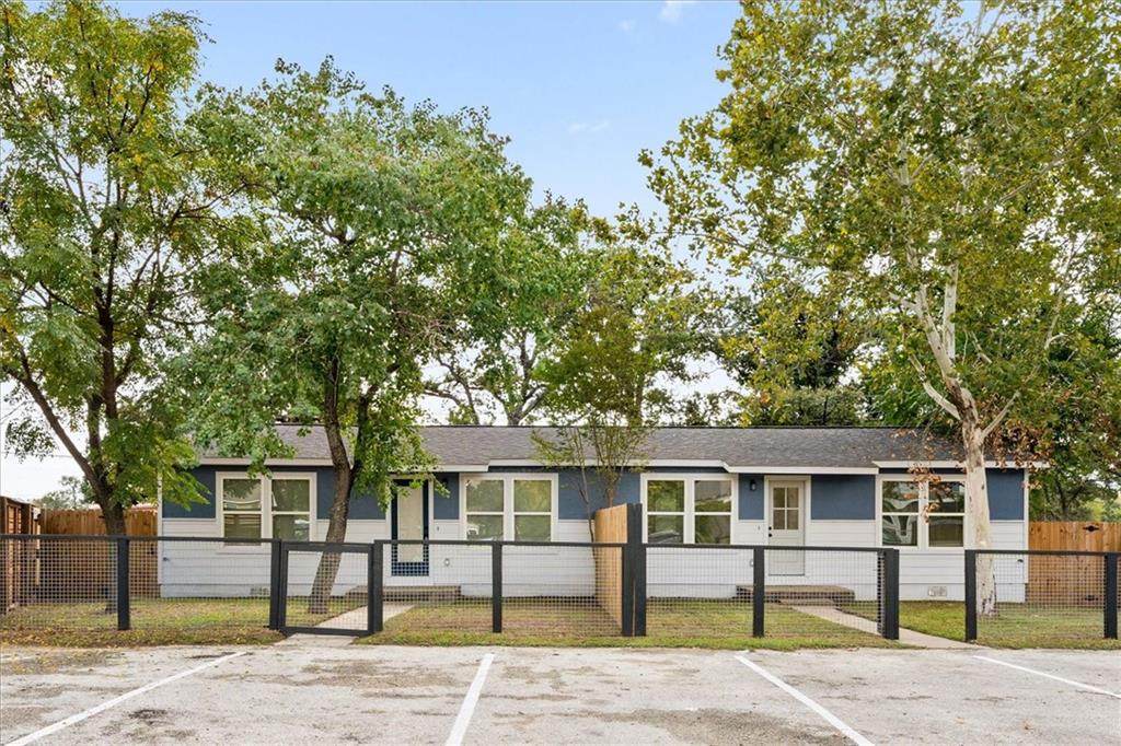 1401 Marcus Pl - Photo 1