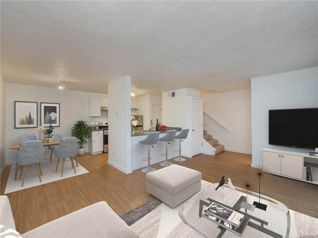 300 Croslin St - Photo 1