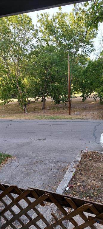 709 Burkett St - Photo 1