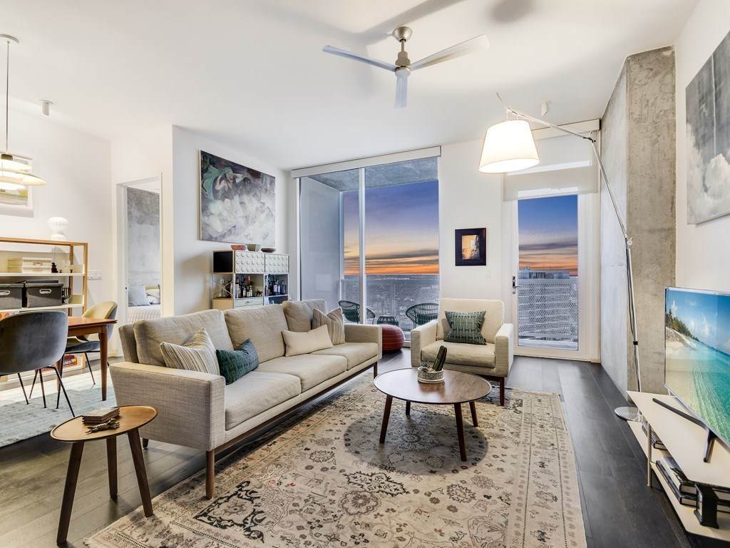 301 West Ave - Photo 1