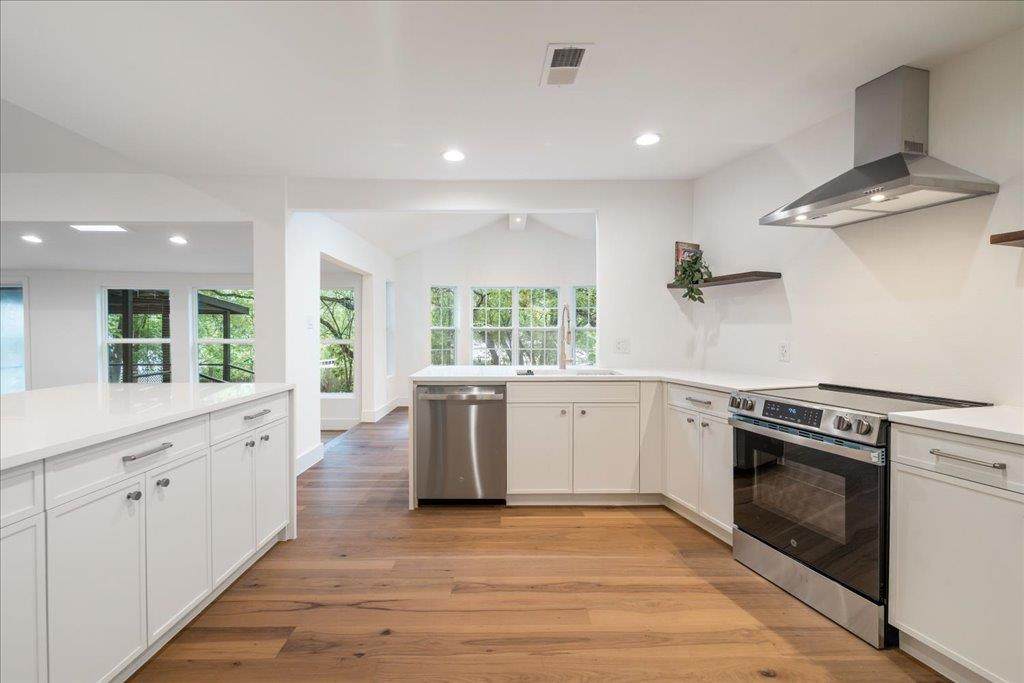 8707 White Cliff Dr - Photo 1