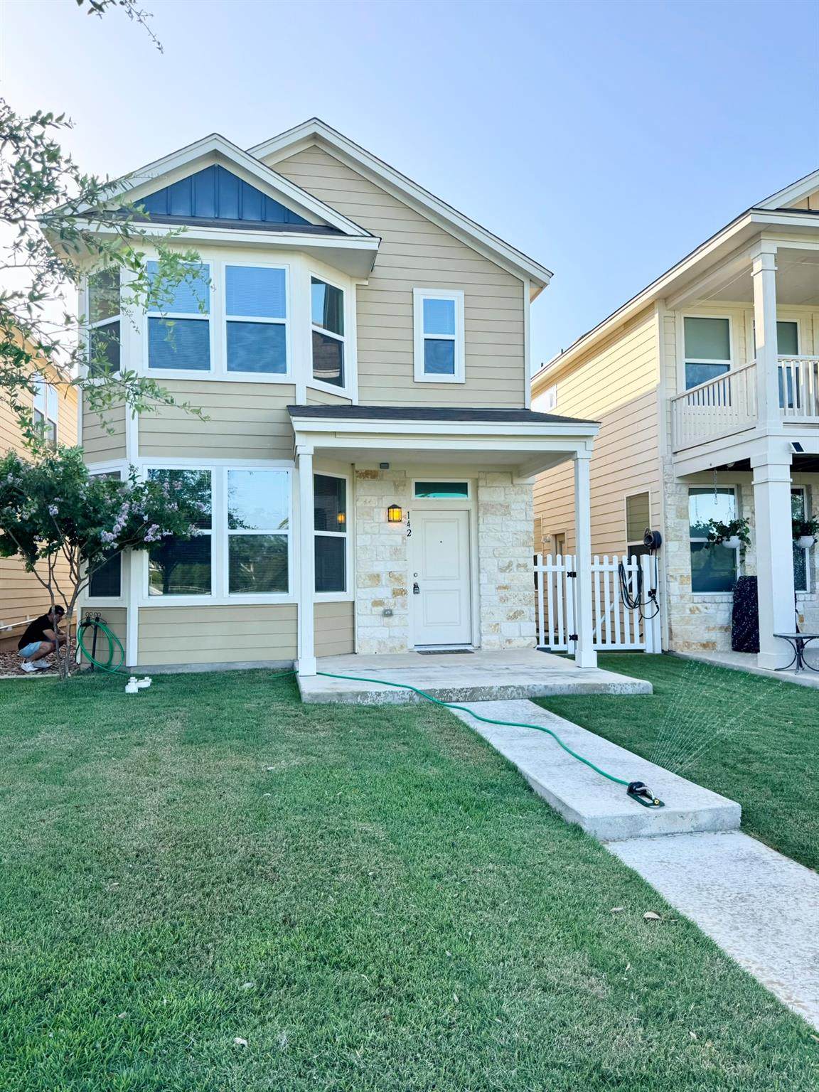 142 Martha Ln - Photo 1