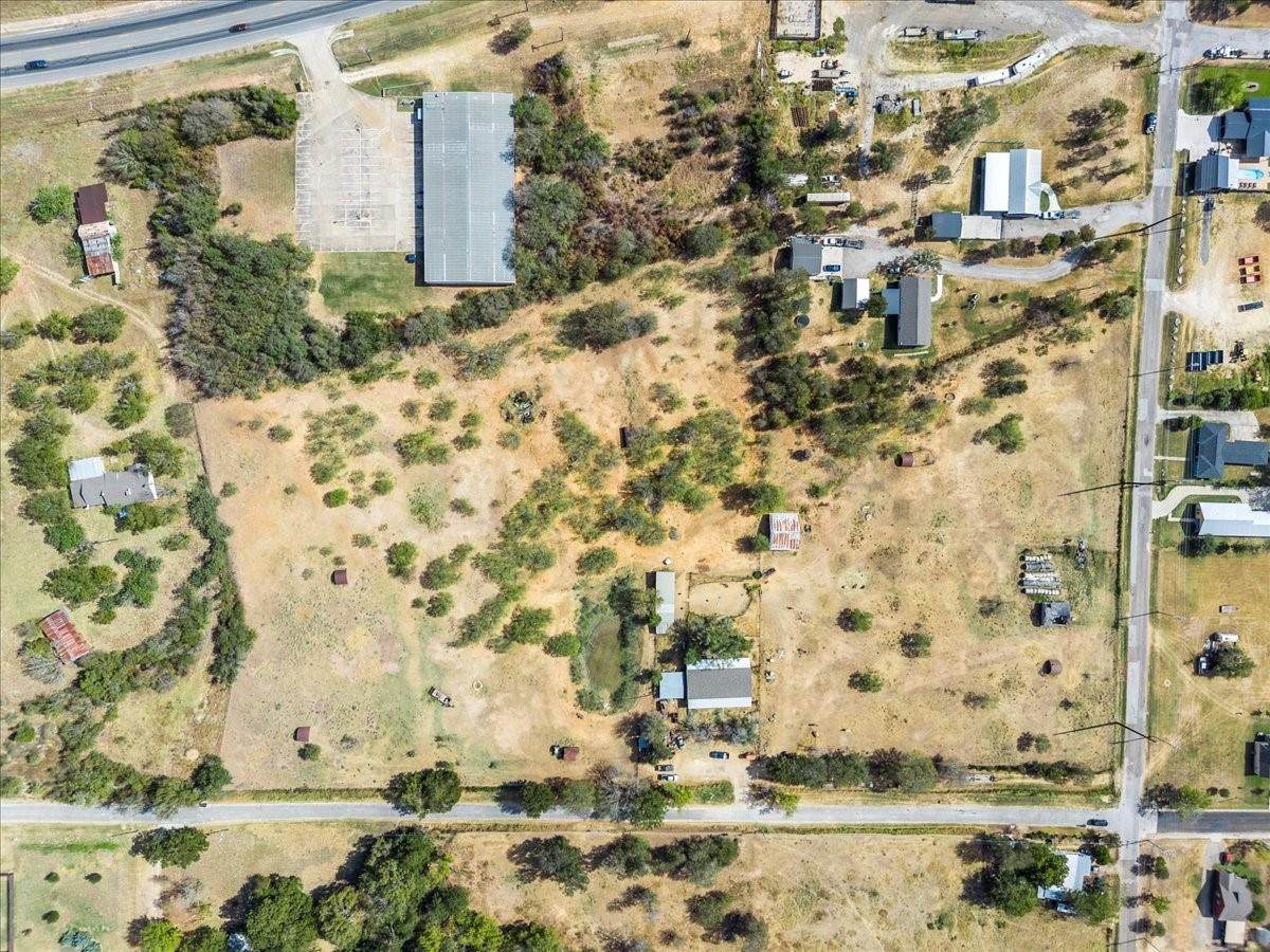 2700 Pecan St - Photo 1