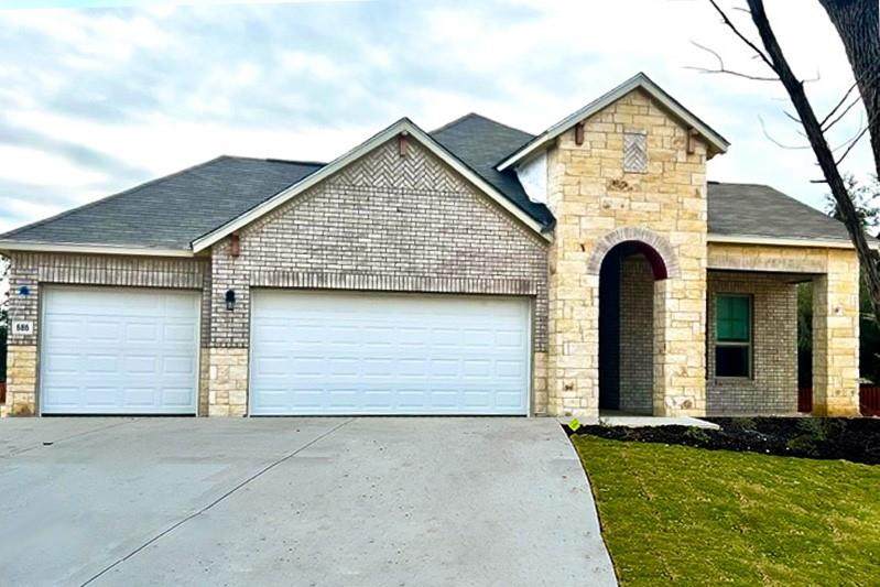 686 Treadwell Ln - Photo 1