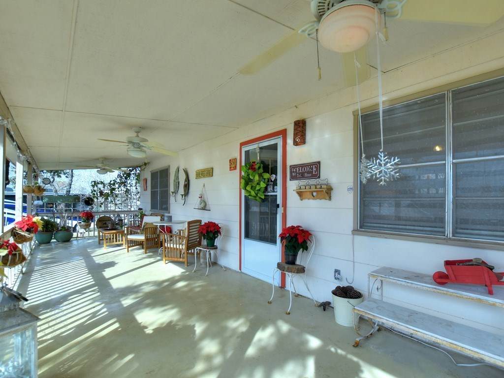 106 Crescent Ln - Photo 1