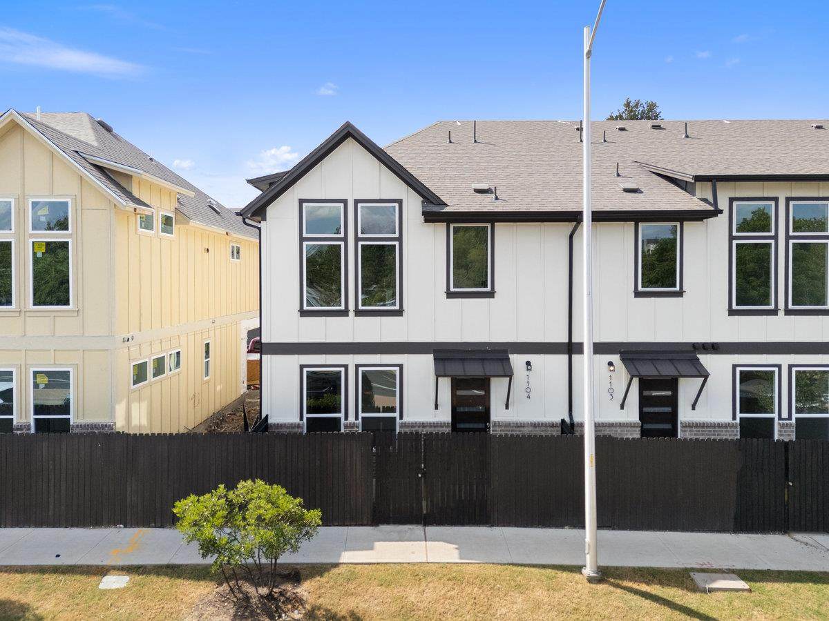 200 56th St - Photo 1