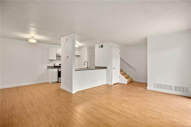 300 Croslin St - Photo 1
