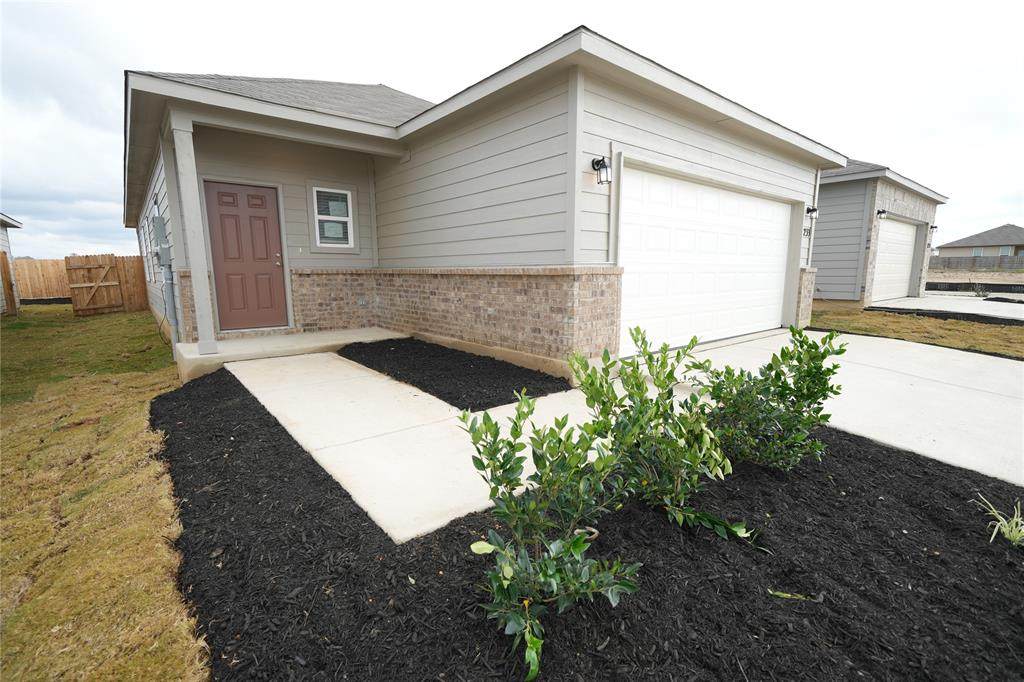 1233 Gracie Way - Photo 1