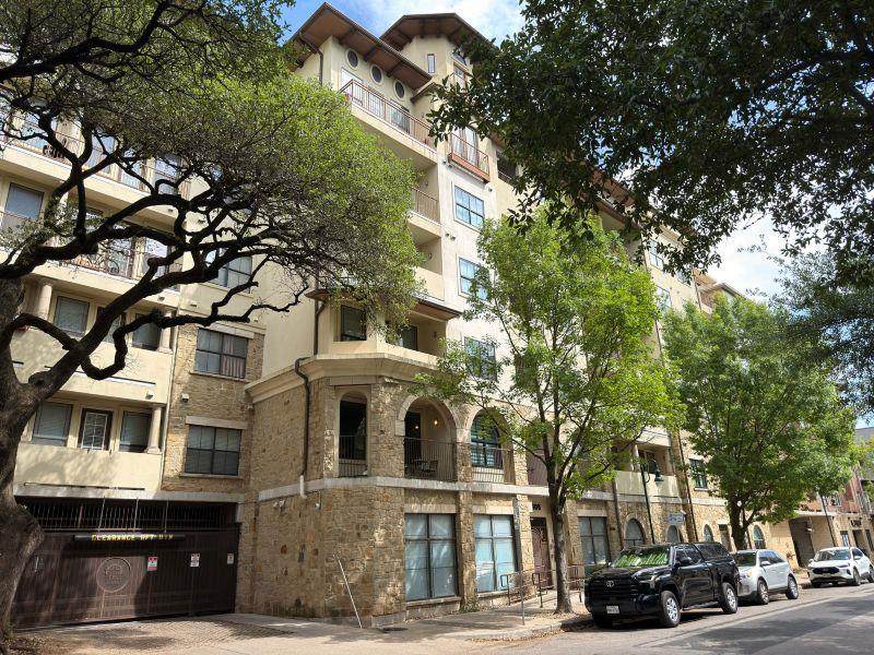 2505 San Gabriel St - Photo 1