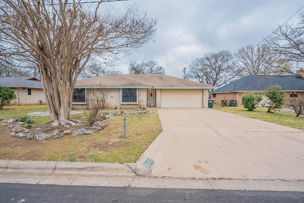 3207 Lonesome Trl - Photo 1