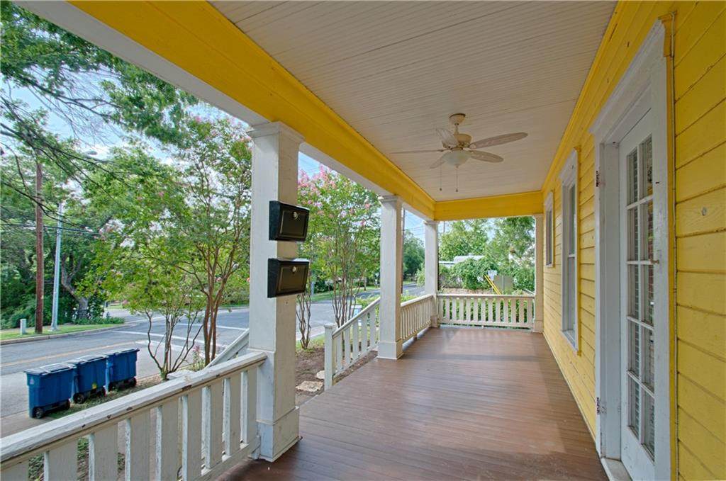 1007 West Ave - Photo 1