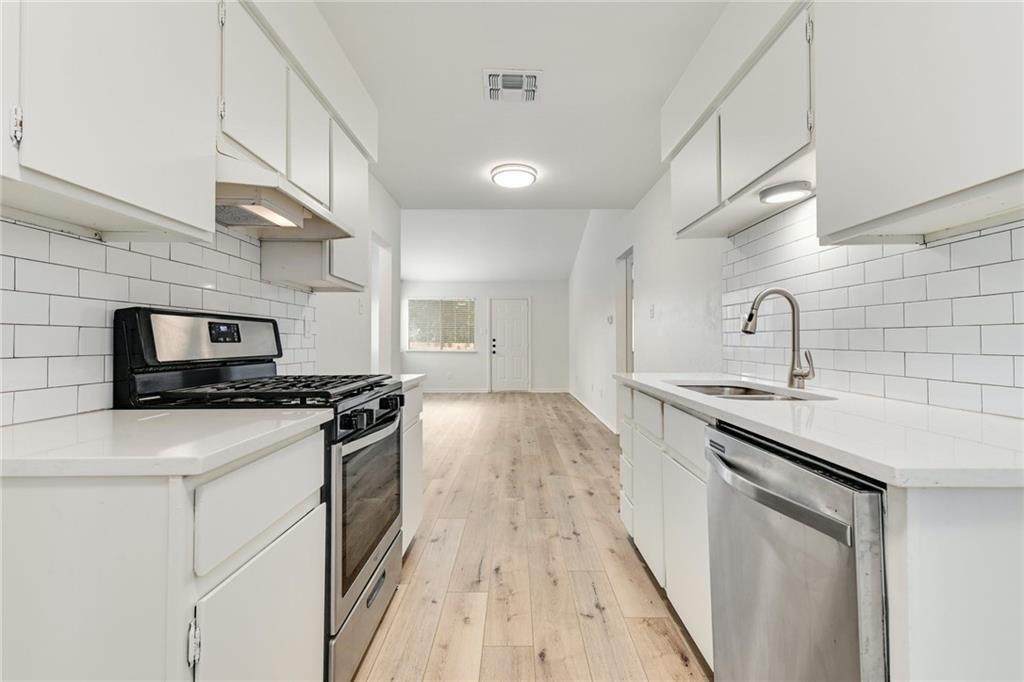 1602 Braker Ln - Photo 1