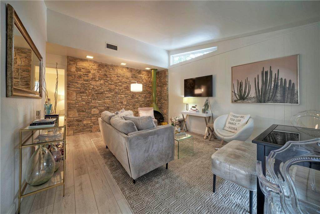 3304 Bonnie Rd - Photo 1