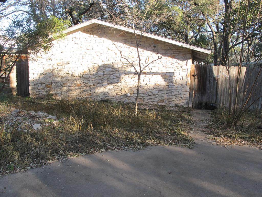1607 Rabb Rd - Photo 1
