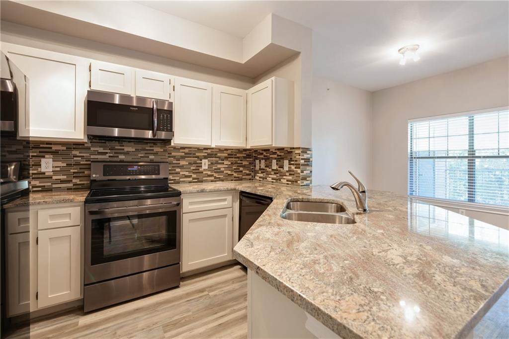 2320 Gracy Farms Ln - Photo 1