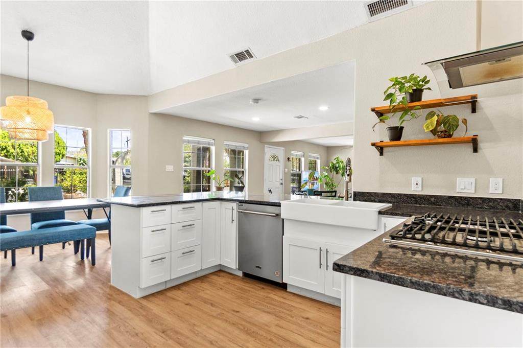 6609 Cruz St - Photo 1