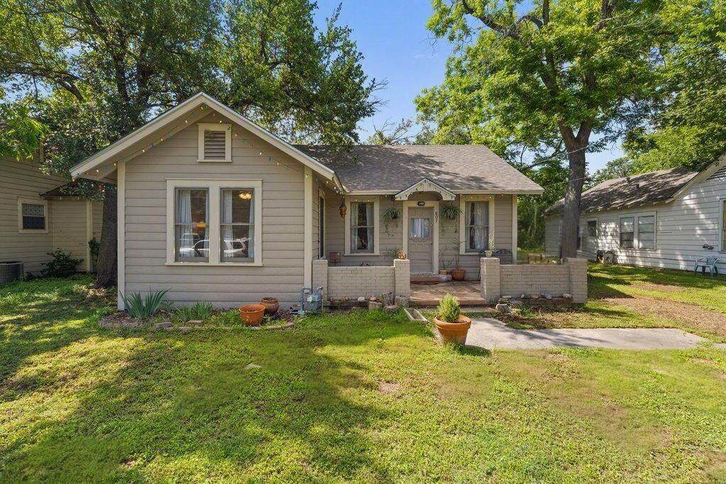 807 Cecelia St - Photo 1