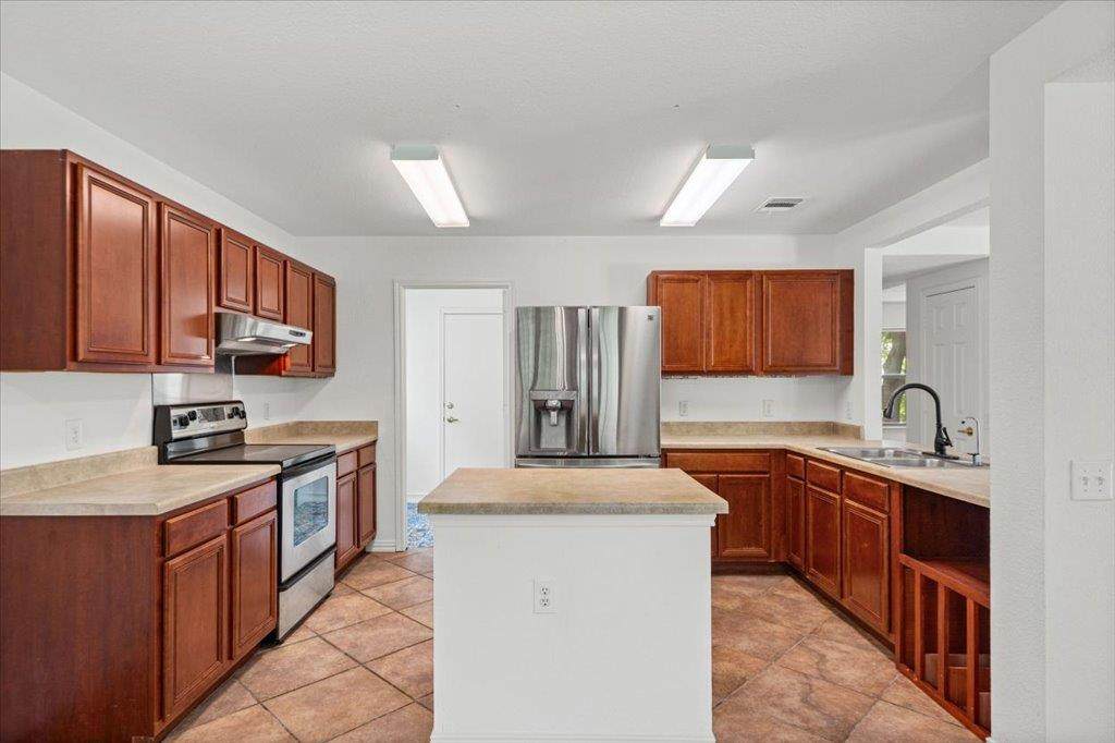 4600 Cottonwood St - Photo 1