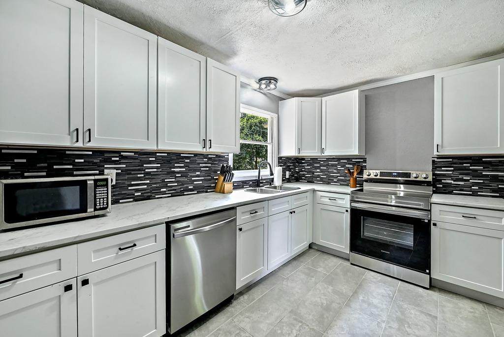 404 Goodnight Dr - Photo 1