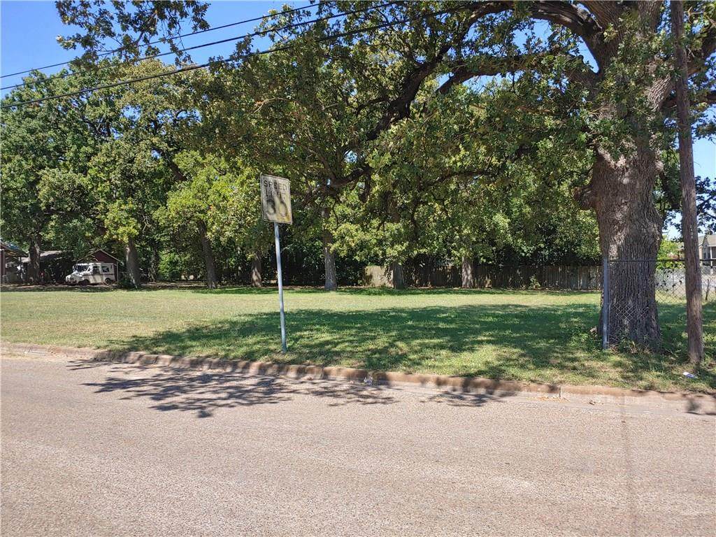 2106 Fannin Ave - Photo 1