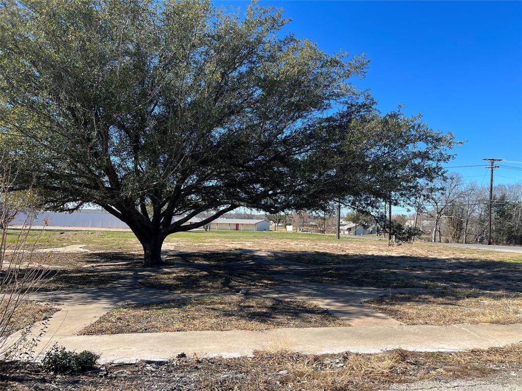 212 Lake Dr - Photo 1