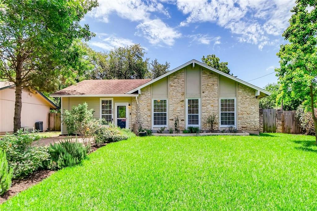 909 Timberwood Dr - Photo 1