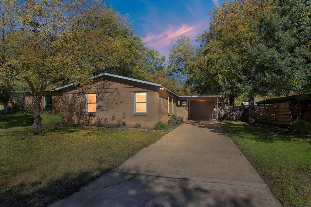 1816 Forestglade Dr - Photo 1