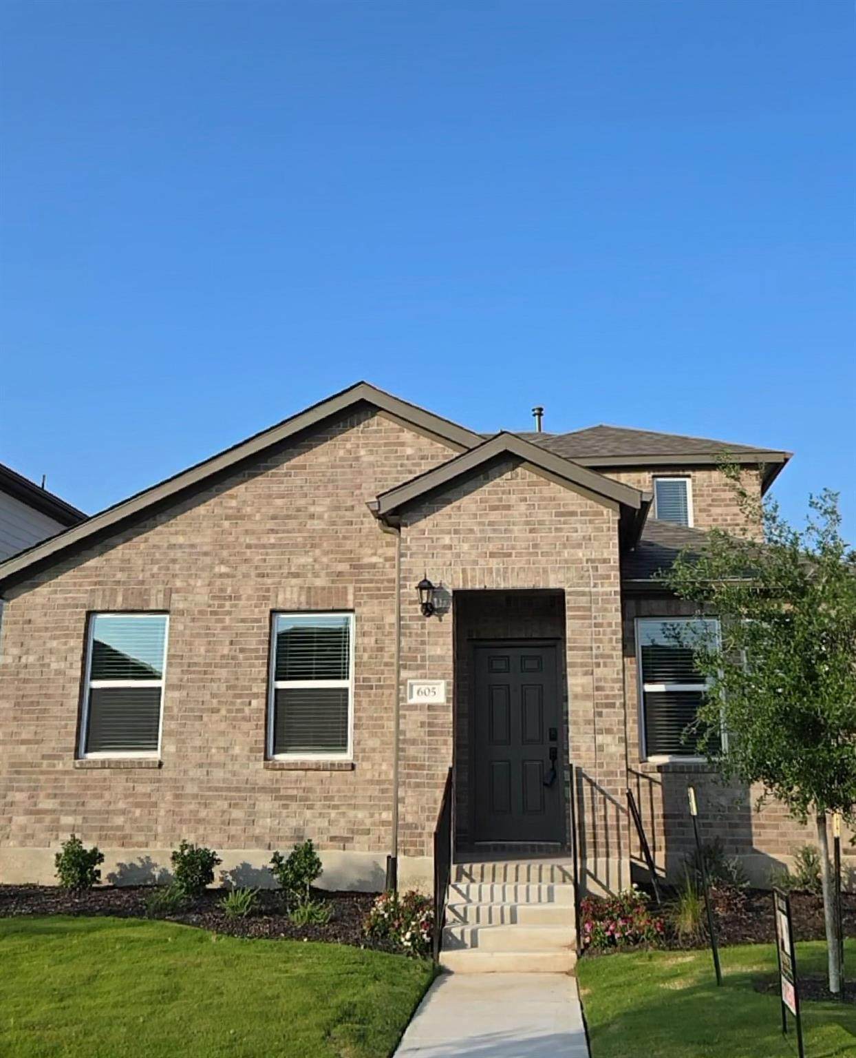 605 Emory Crossing Blvd - Photo 1