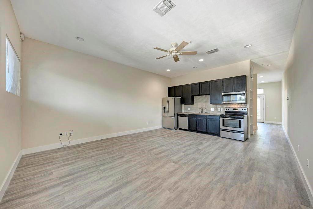 2931 12th St - Photo 1