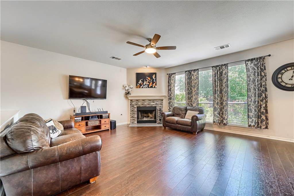1704 Gypsum Ct - Photo 1