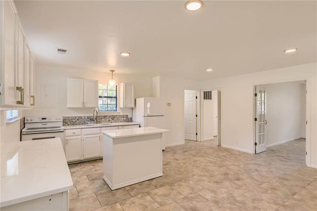 16112 Oak Grove Rd - Photo 1