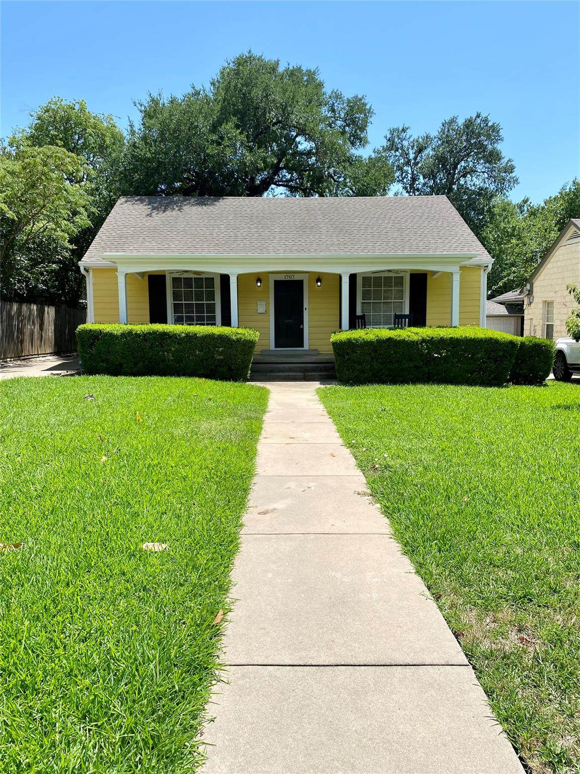 1707 Mohle Dr - Photo 1