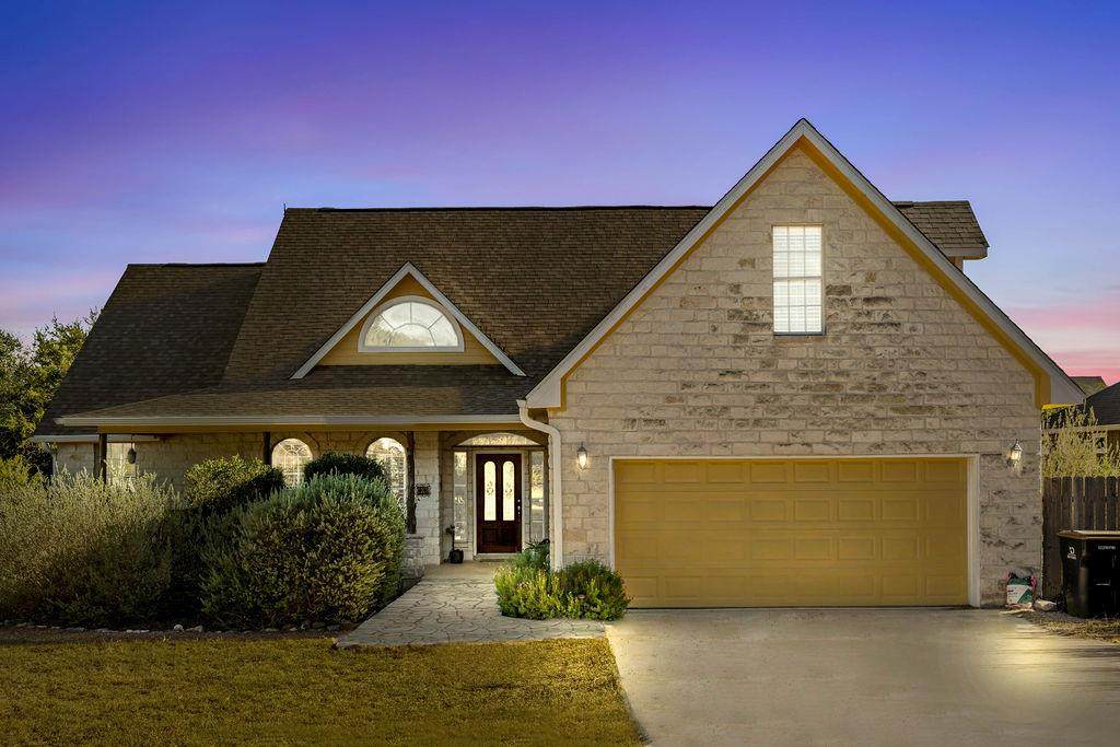 11 Elmwood Cir - Photo 1