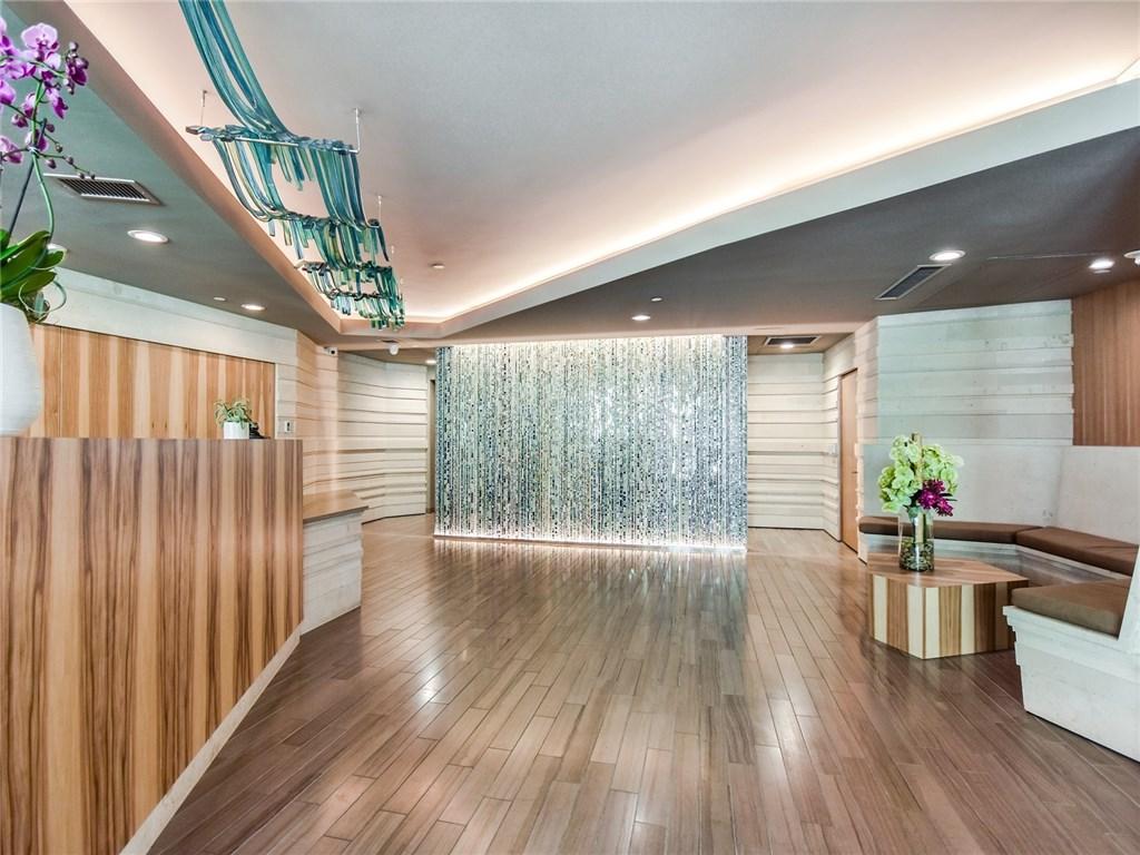 300 Bowie St - Photo 1