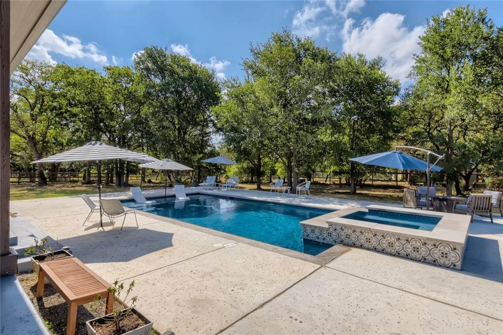 140 Vincas Shadow Ct - Photo 1