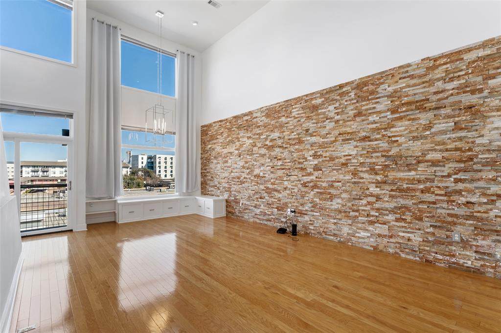 1702 Lamar Blvd - Photo 1
