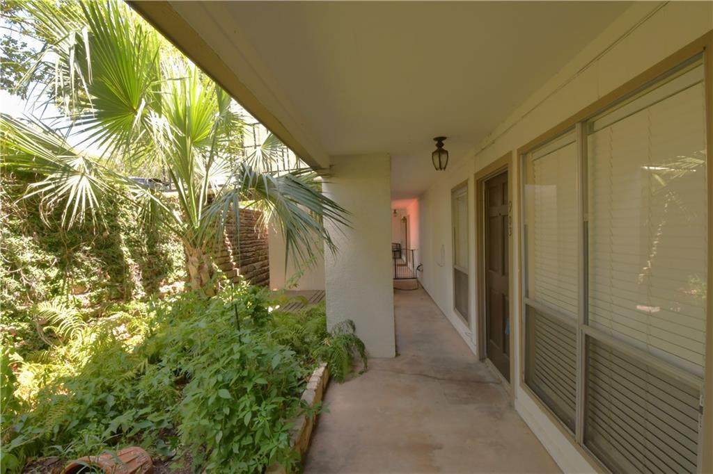 6910 Hart Ln - Photo 1