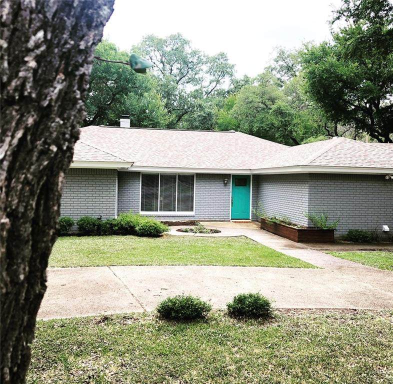 701 Whispering Oaks Dr - Photo 1