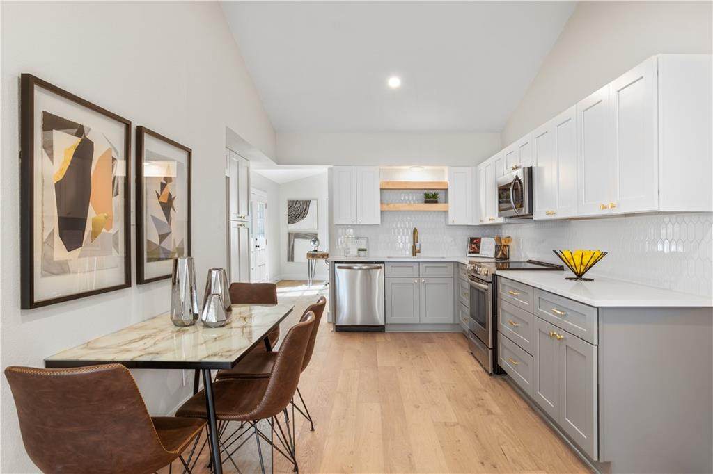 6806 Meadow Cir - Photo 1