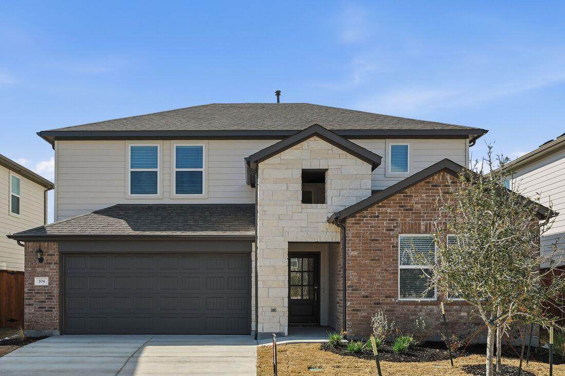 104 Childress St - Photo 1