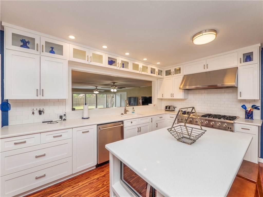1133 Spruce St - Photo 1